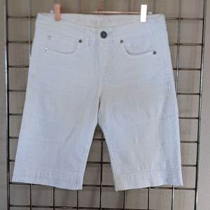 Kut from the Kloth white Bermuda shorts. Size: 6